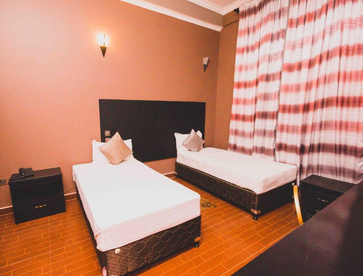 Panone Hotel Boma Boma la Ngombe Exterior photo